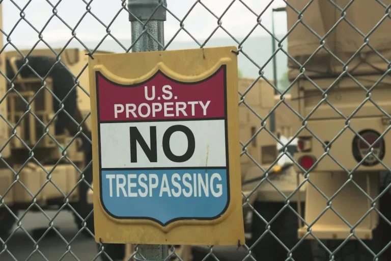 Sign that says US Property No Trespassing for the article about what is eminent domain law in North Carolina